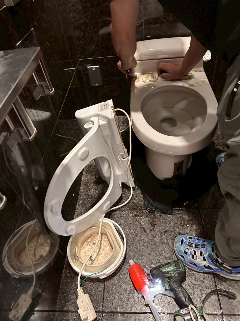 座る箇所を外しました(*￣0￣)/ !!