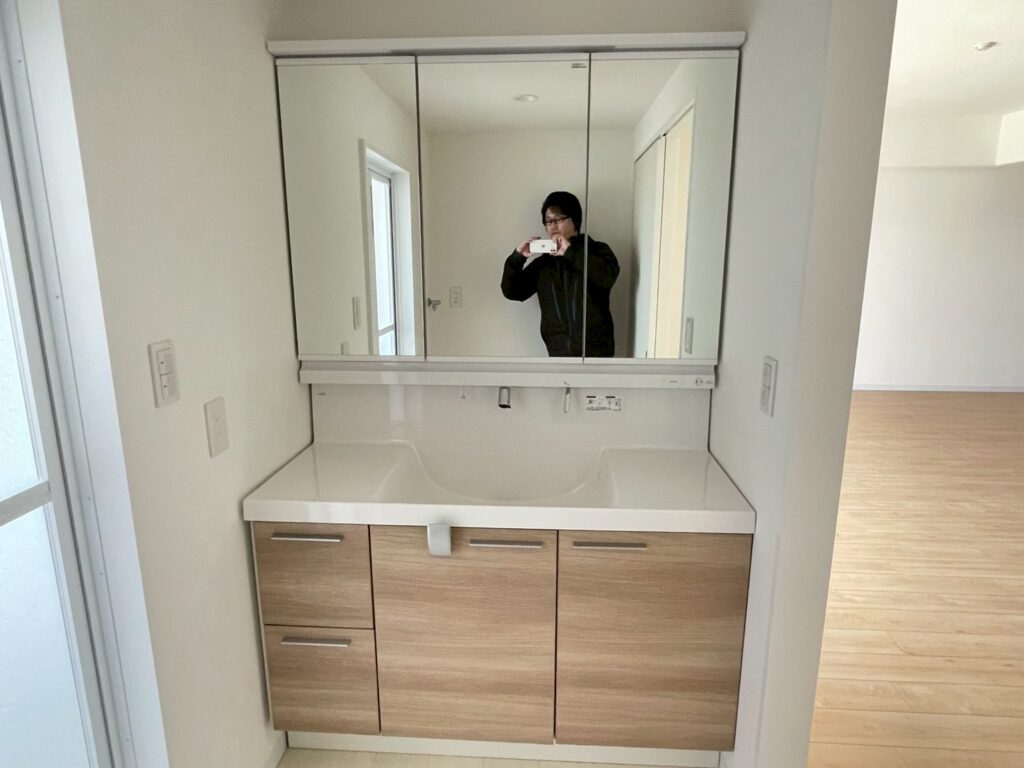 洗面化粧台入れ替え😎