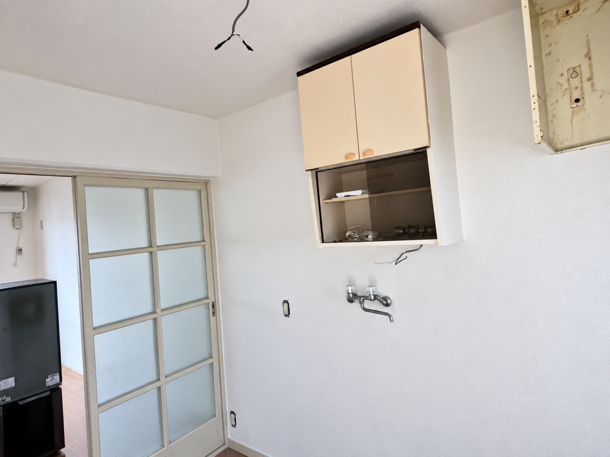 経年劣化で変色があるお部屋が明るく爽やかに大変身(^^)♪